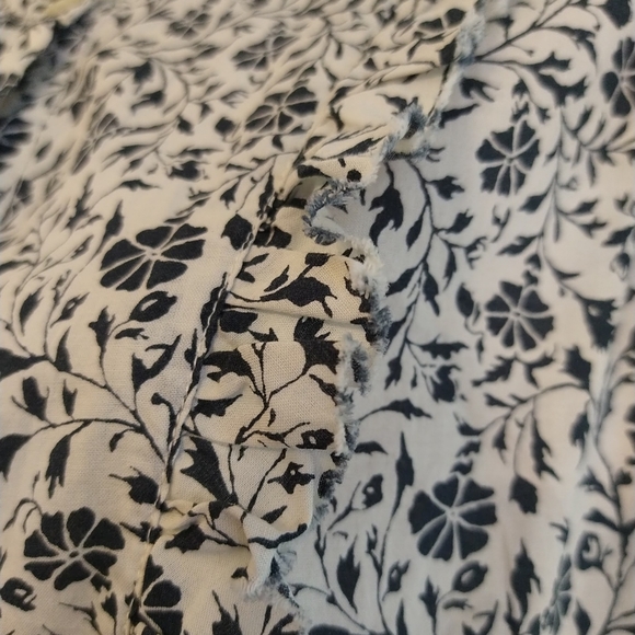 Banana Republic cotton floral sleeveless pleated blouse raw ruffle bib front - Picture 3 of 6